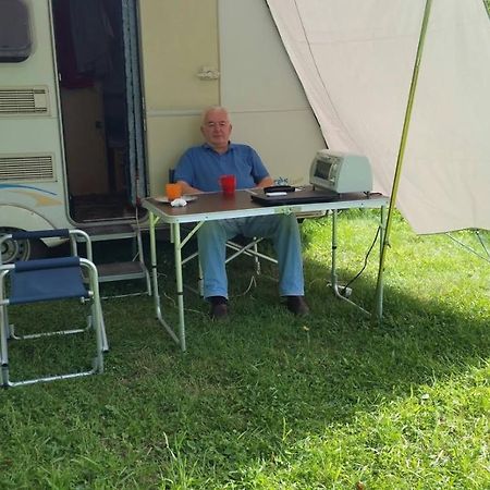 Camping Aviator, Numai Teren, Campare Pentru Rulote Autorulote Personale, Campingul Nu Are Rulote !!! Буштені Екстер'єр фото