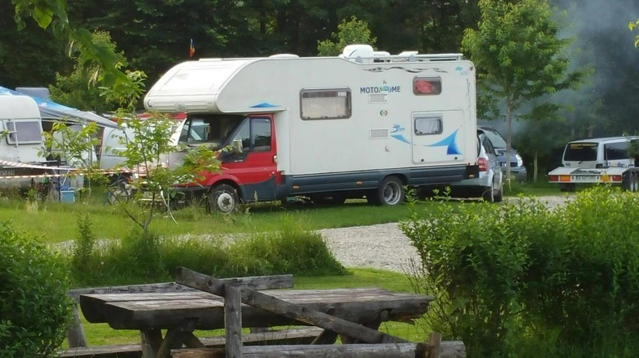Camping Aviator, Numai Teren, Campare Pentru Rulote Autorulote Personale, Campingul Nu Are Rulote !!! Буштені Екстер'єр фото