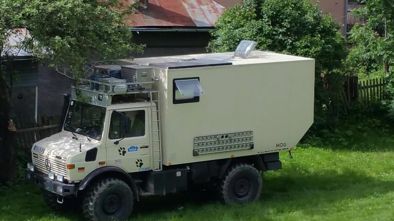 Camping Aviator, Numai Teren, Campare Pentru Rulote Autorulote Personale, Campingul Nu Are Rulote !!! Буштені Екстер'єр фото